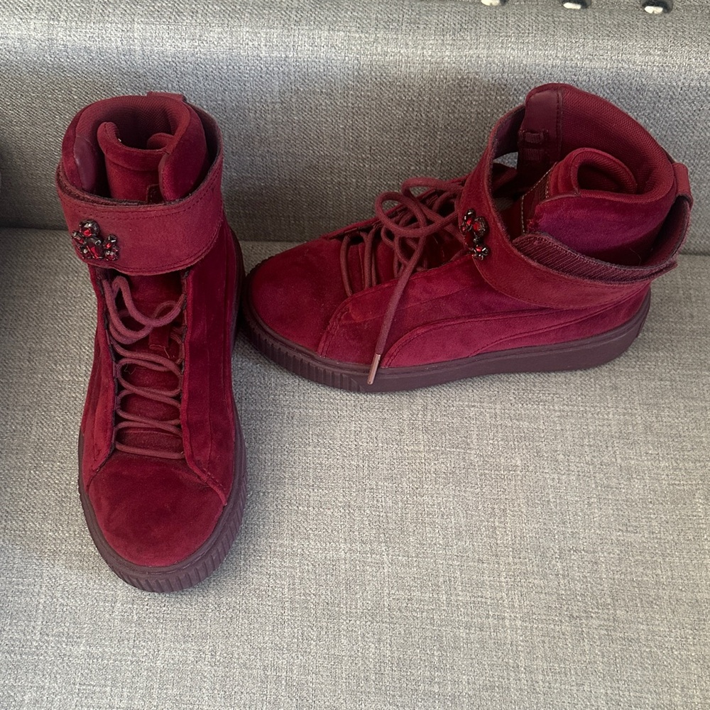 Puma Women’s High-Top Sneakers in Burgundy Suede